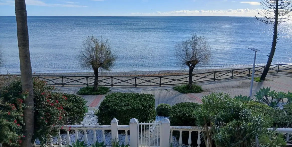Sale of duplex in Estepona 17
