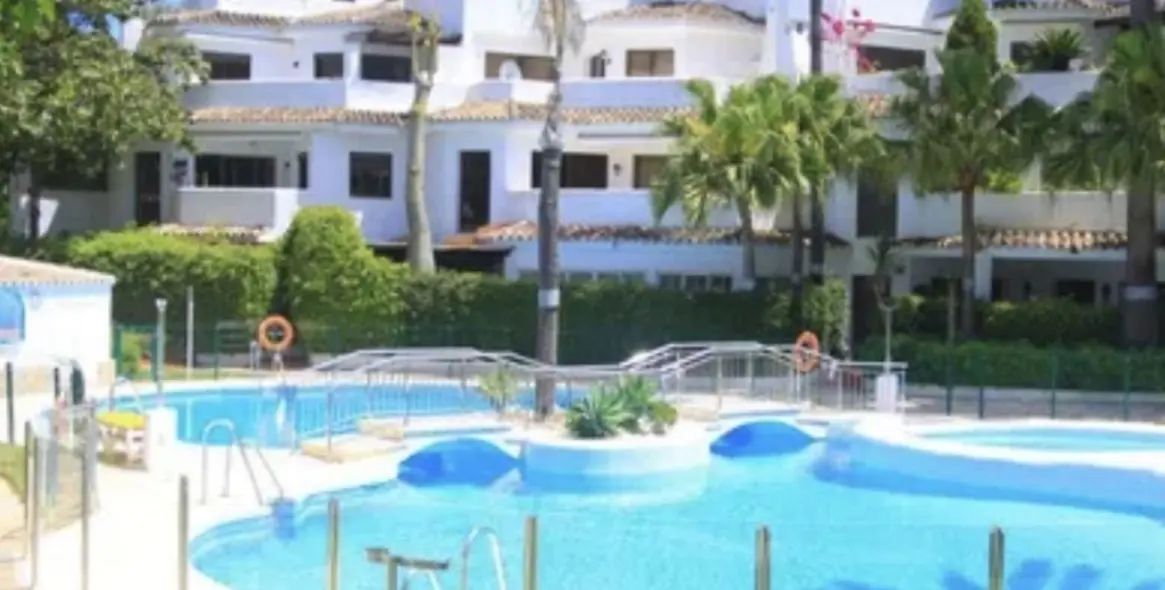 Sale of ground floor apartment in Marbella 2