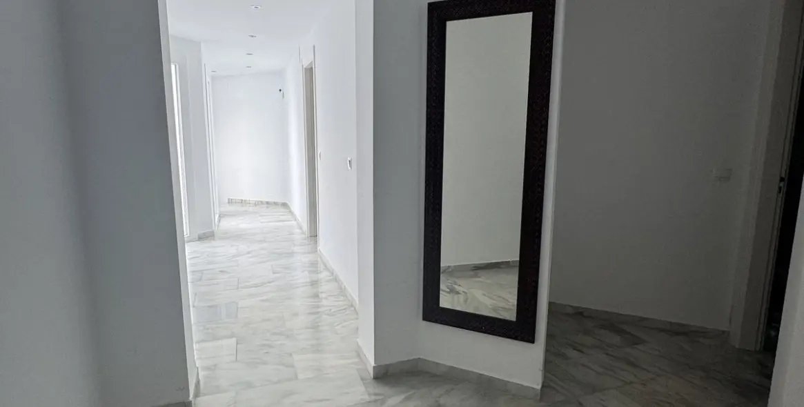 Sale of ground floor apartment in Marbella 10