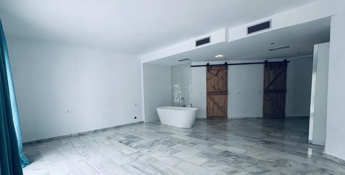 Sale of ground floor apartment in Marbella 12