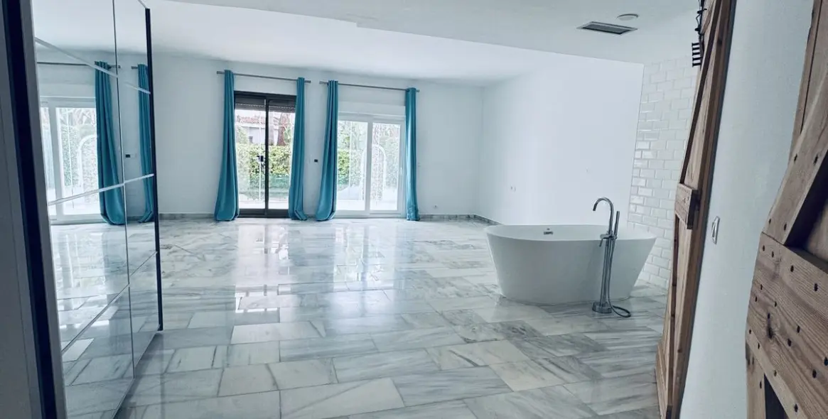 Sale of ground floor apartment in Marbella 13