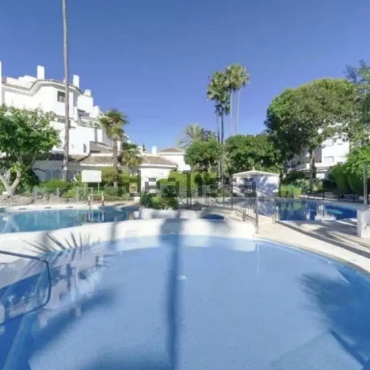 Venta de apartamento en planta baja en Marbella