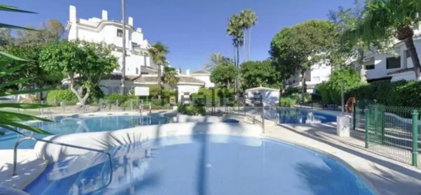 Venta de apartamento en planta baja en Marbella 0