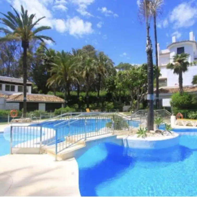 Venta de apartamento en planta baja en Marbella