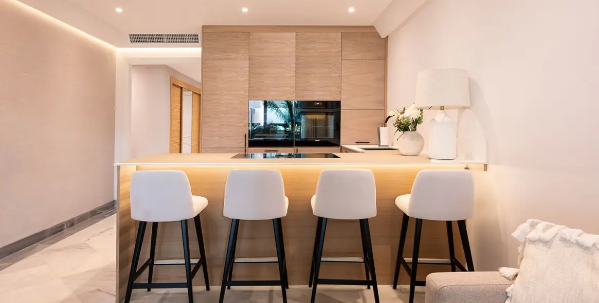 Sale of middle floor apartment in Marbella 3