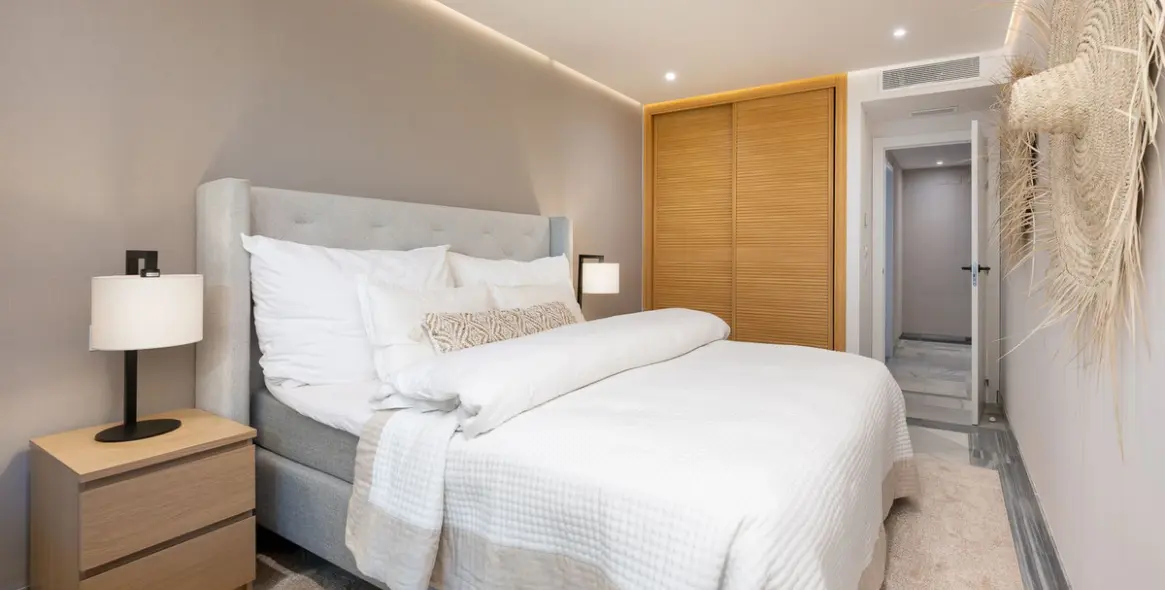 Sale of middle floor apartment in Marbella 12