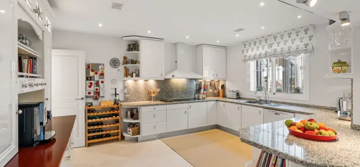 Sale of duplex in La Heredia 4