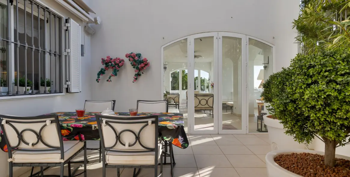 Sale of duplex in La Heredia 9