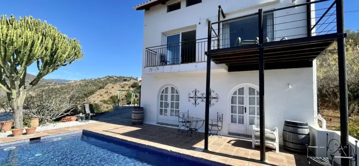 Sale of detached villa in Istán 4