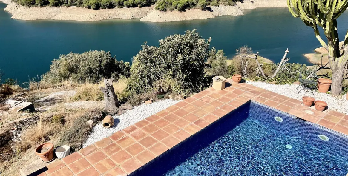 Sale of detached villa in Istán 7