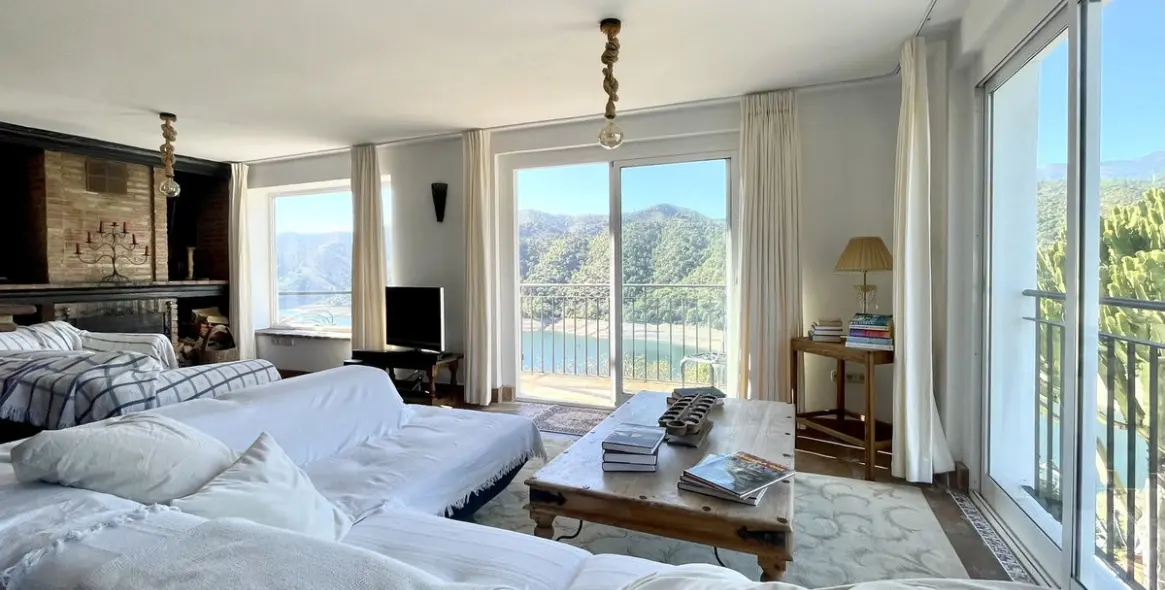 Sale of detached villa in Istán 14