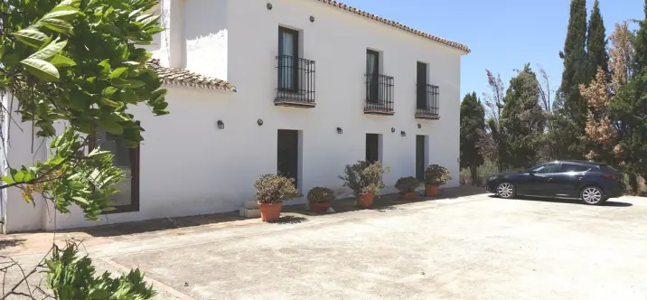 Sale of detached villa in Valtocado 0