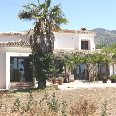 Sale of detached villa in Valtocado