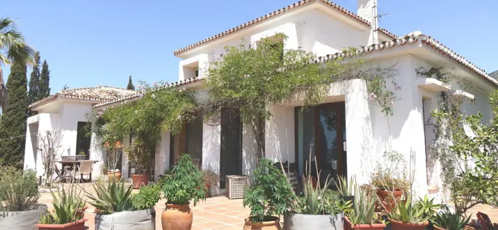 Sale of detached villa in Valtocado 3