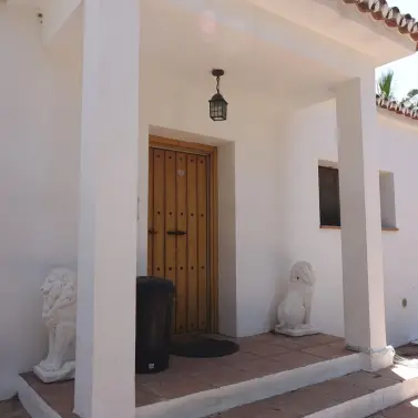 Sale of detached villa in Valtocado