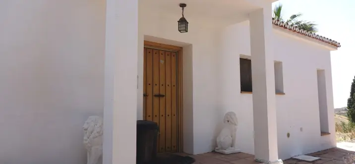 Sale of detached villa in Valtocado 4