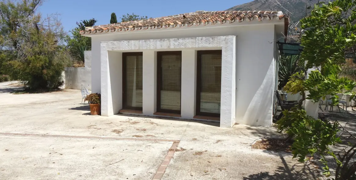 Sale of detached villa in Valtocado 15