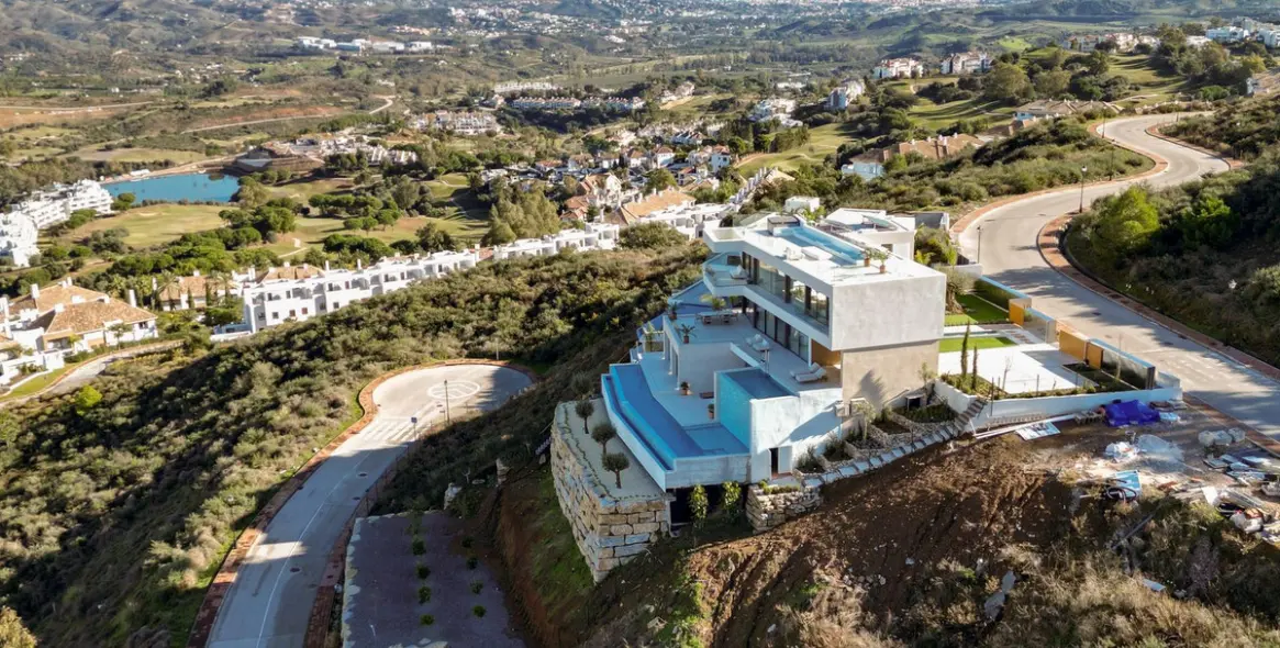 Sale of detached villa in La Cala Golf 5