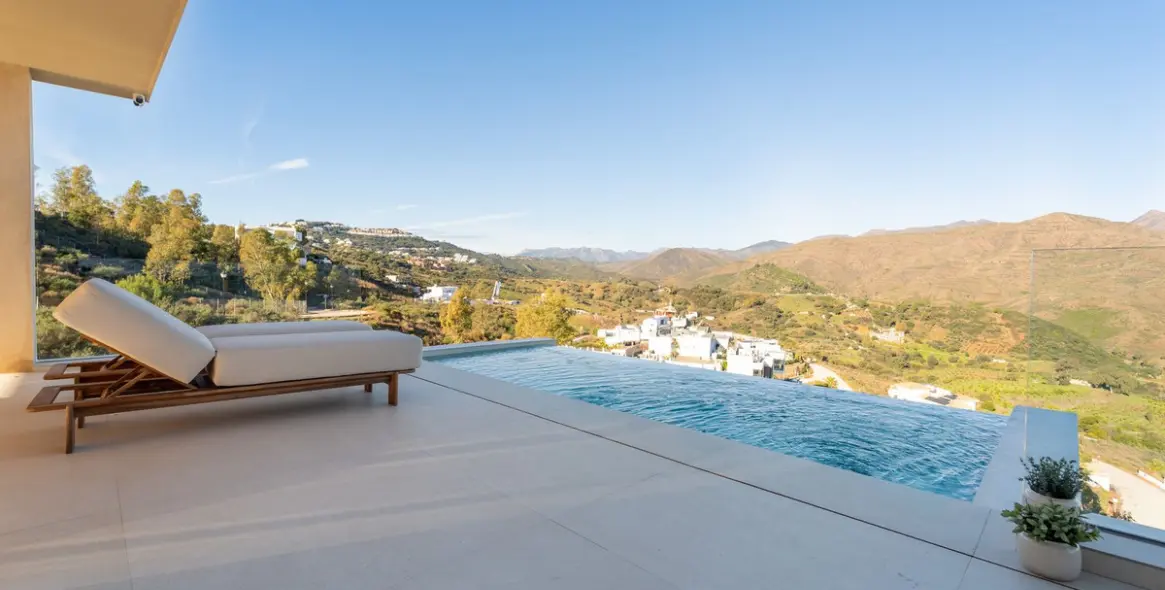 Sale of detached villa in La Cala Golf 8
