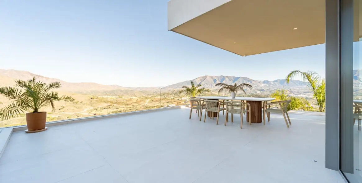 Продажа  отдельно стоящей виллы в La Cala Golf 24