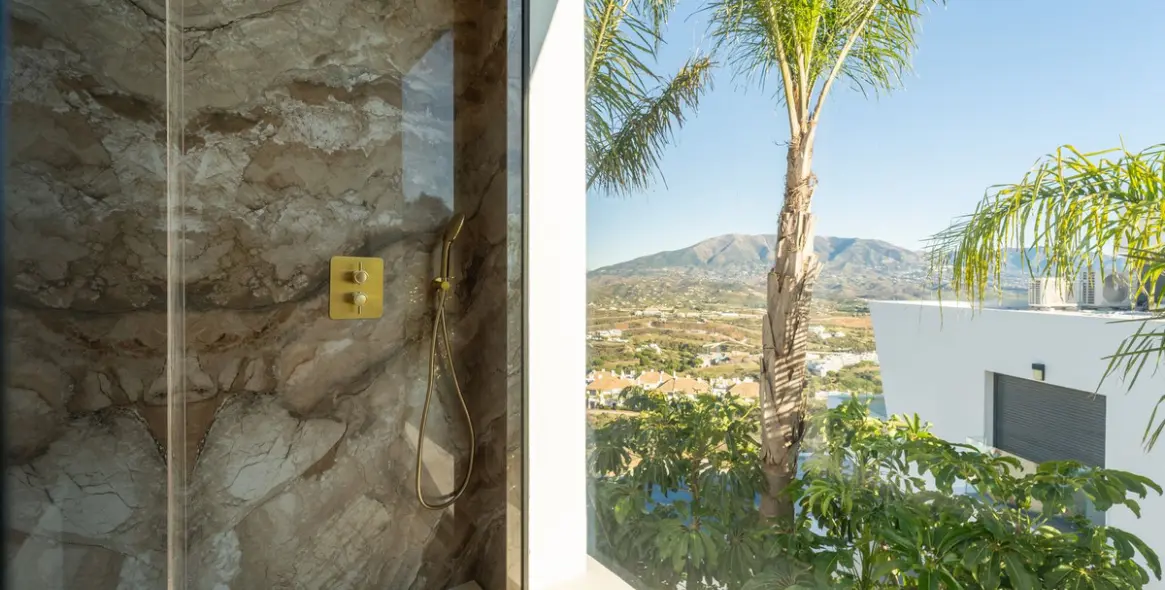 Продажа  отдельно стоящей виллы в La Cala Golf 32