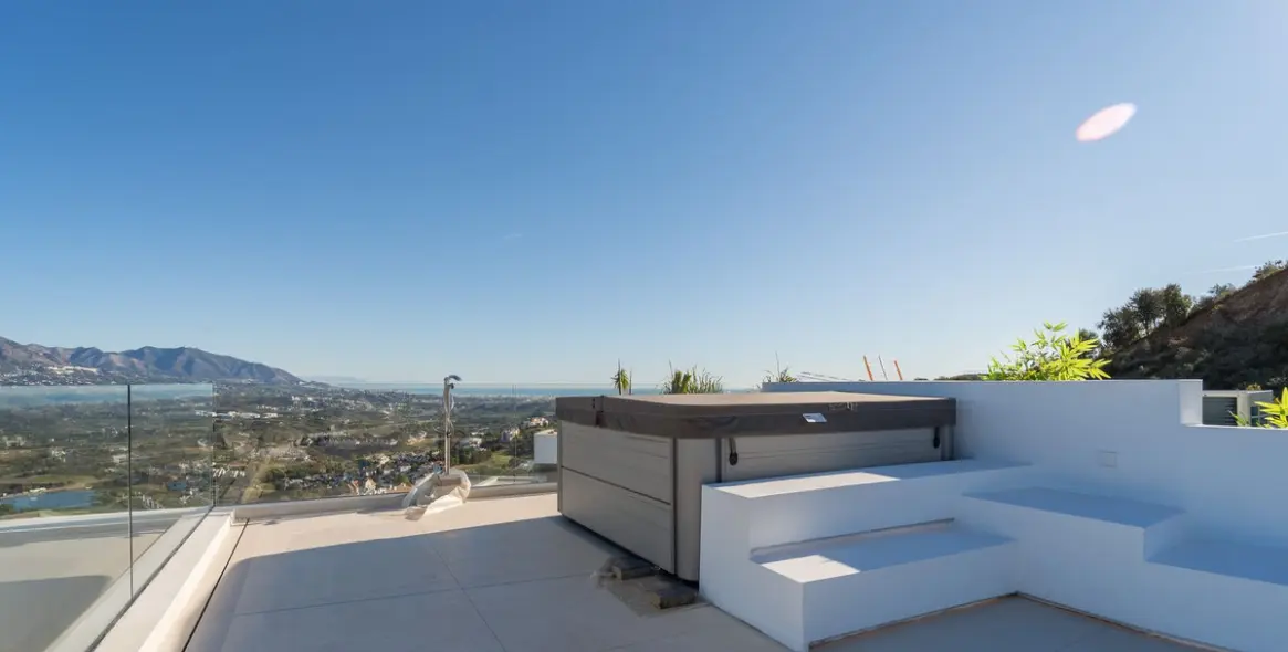 Продажа  отдельно стоящей виллы в La Cala Golf 39