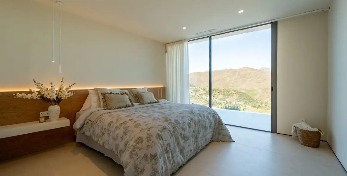 Продажа  отдельно стоящей виллы в La Cala Golf 52