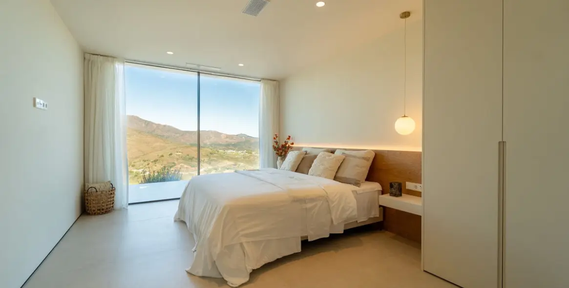 Продажа  отдельно стоящей виллы в La Cala Golf 53