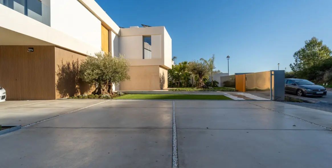 Продажа  отдельно стоящей виллы в La Cala Golf 58