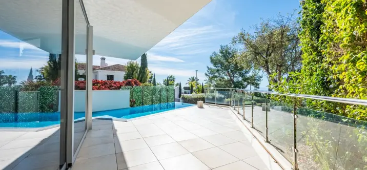 Sale of townhouse in The Golden Mile 0