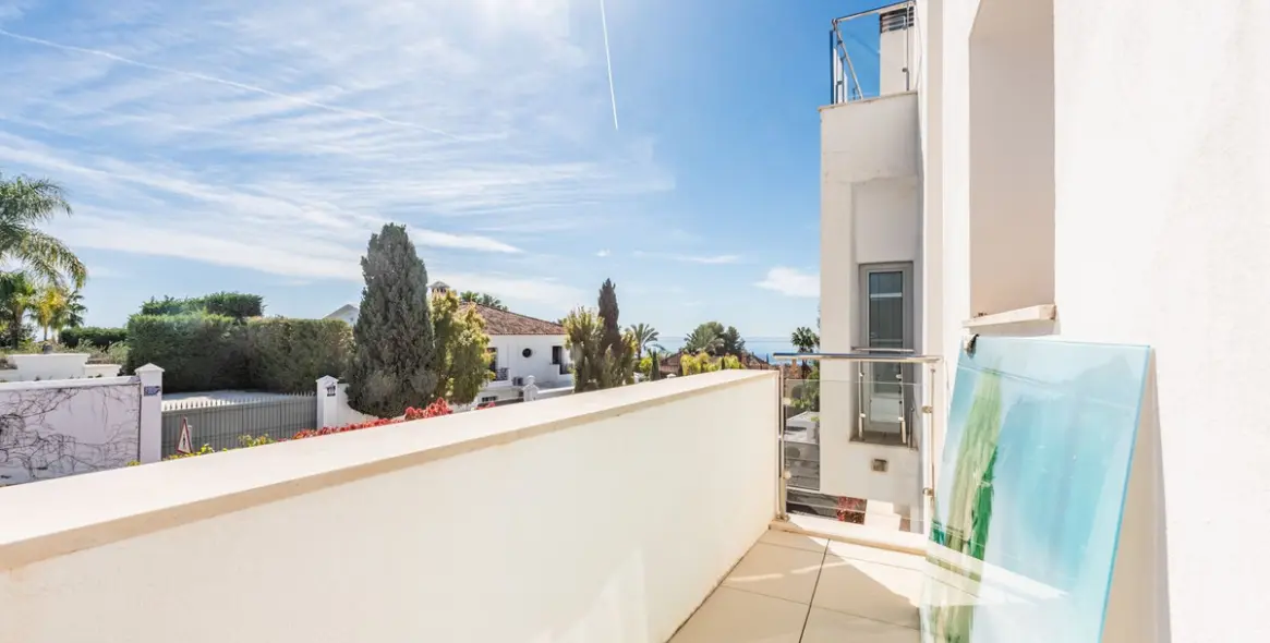 Sale of townhouse in The Golden Mile 3