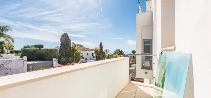 Sale of townhouse in The Golden Mile 2