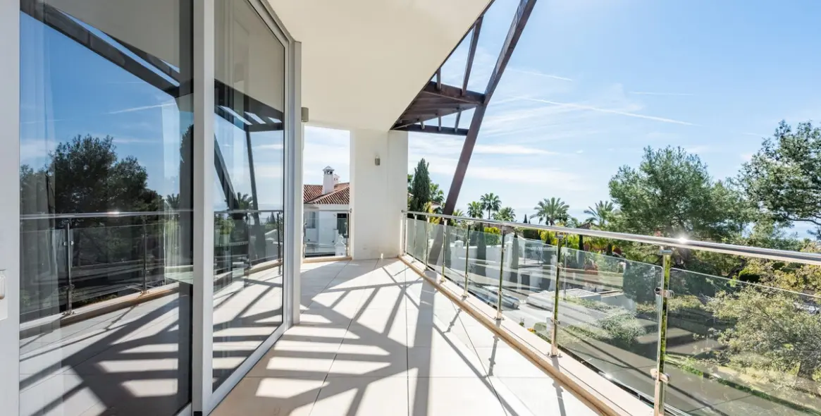 Sale of townhouse in The Golden Mile 4