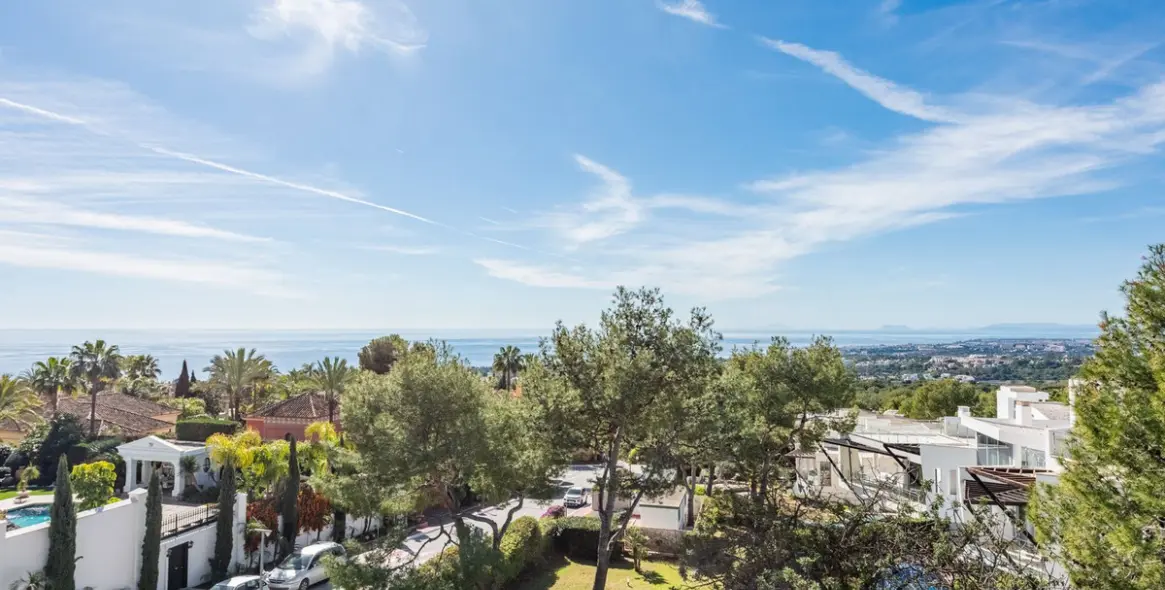 Sale of townhouse in The Golden Mile 9