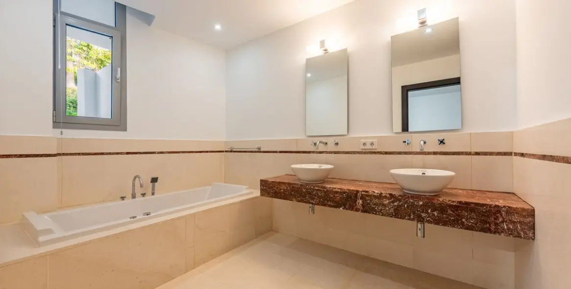 Venta de adosado en The Golden Mile 31