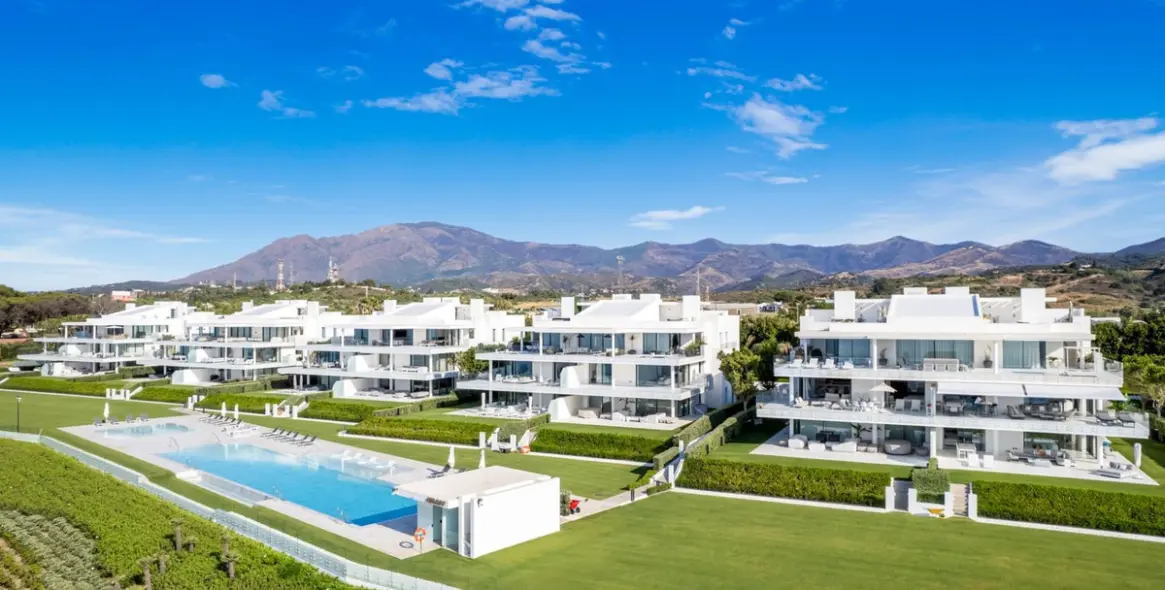 Alquiler a largo plazo de apartamento en planta media en Estepona 34