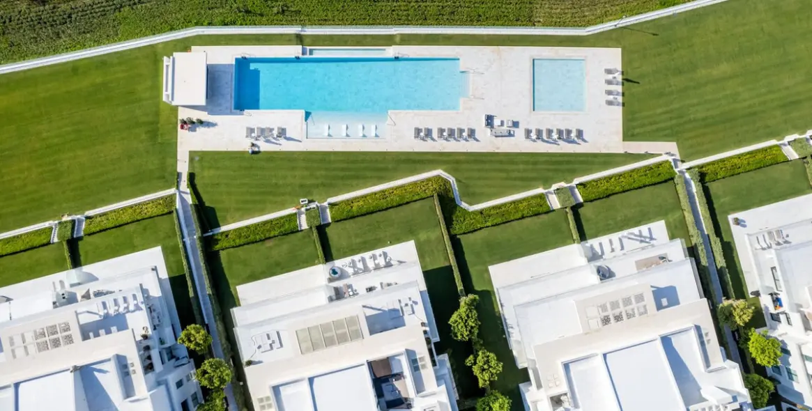 Alquiler a largo plazo de apartamento en planta media en Estepona 36