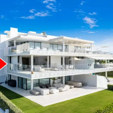 Short-term rent of middle floor apartment in Estepona