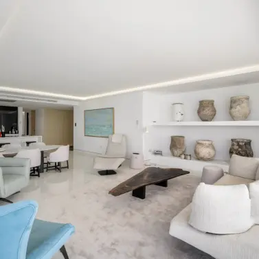 Short-term rent of middle floor apartment in Estepona
