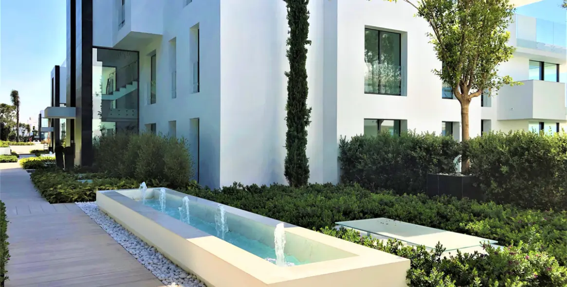 Short-term rent of middle floor apartment in Estepona 18