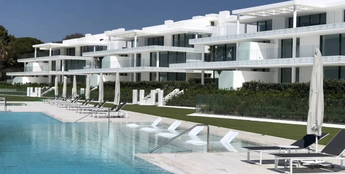 Short-term rent of middle floor apartment in Estepona 25