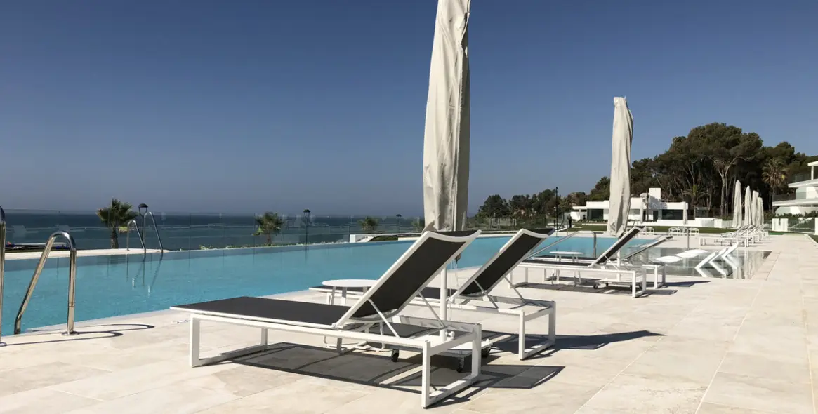 Short-term rent of middle floor apartment in Estepona 26
