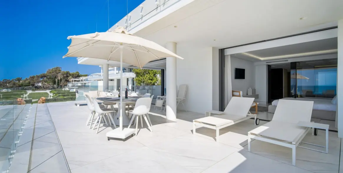 Short-term rent of middle floor apartment in Estepona 40