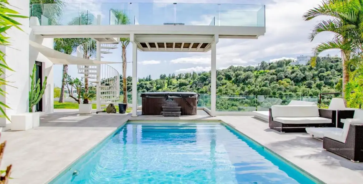 Short-term rent of detached villa in Benahavís 1