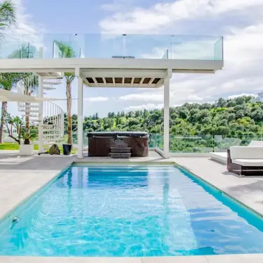 Краткосрочная аренда  отдельно стоящей виллы в Benahavís