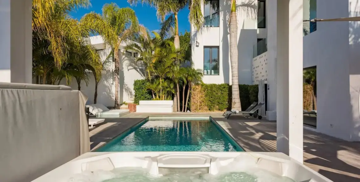 Short-term rent of detached villa in Benahavís 2