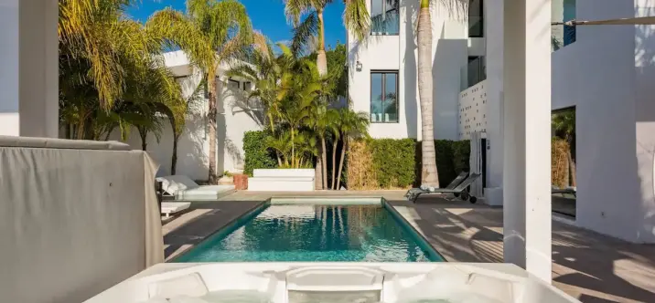 Краткосрочная аренда  отдельно стоящей виллы в Benahavís 1