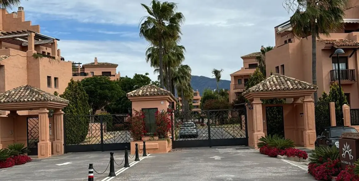 Long-term rent of middle floor apartment in Guadalmina Baja 2