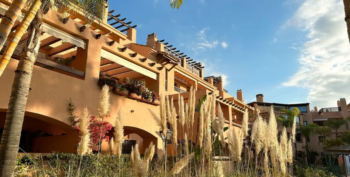 Long-term rent of middle floor apartment in Guadalmina Baja 12