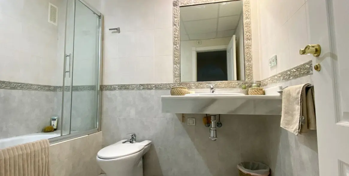 Long-term rent of middle floor apartment in Guadalmina Baja 13